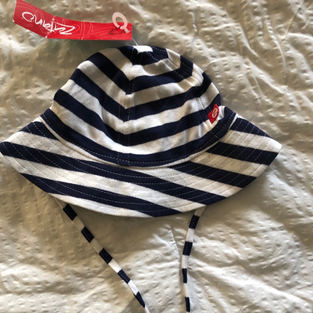 NWT baby sun hat